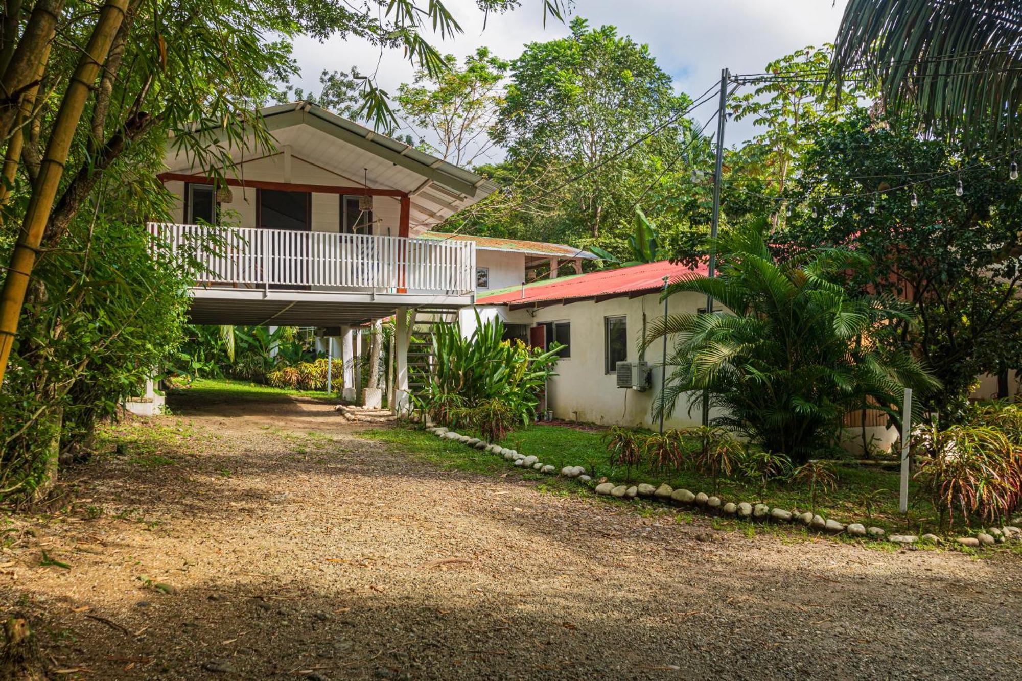 Cuatro Vientos Lodge & Apartments - Mal Pais, Costa Rica Playa Santa Teresa  Exterior photo